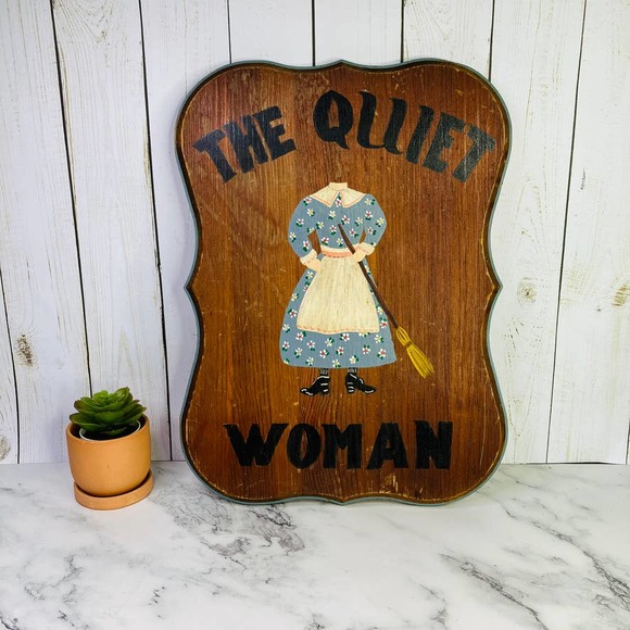 The Quiet Women Rustic Wooden Sign Primitive Country Farmhouse 16x11.5 - Picture 1 of 5